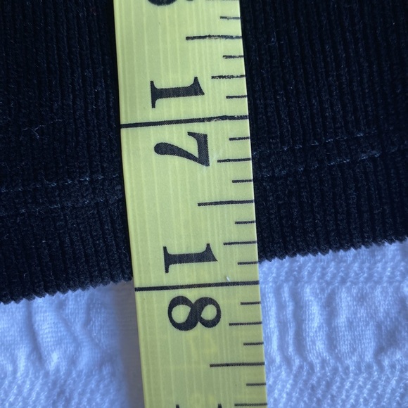 Vera Moda high neck crop top in black ribbed stretchy velvet material. Size S 🖤 - Picture 12 of 12